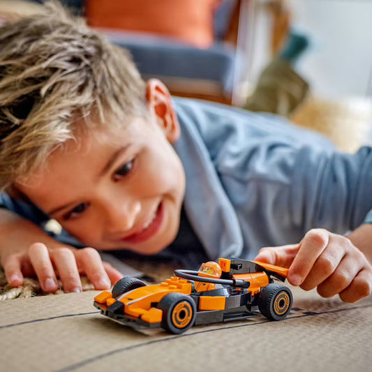 LEGO - City - Voiture de course McLaren avec pilote de F1