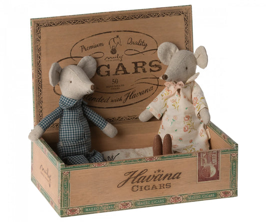 Souris Grand-mère et Grand-père et leur boîte à cigares - Maileg