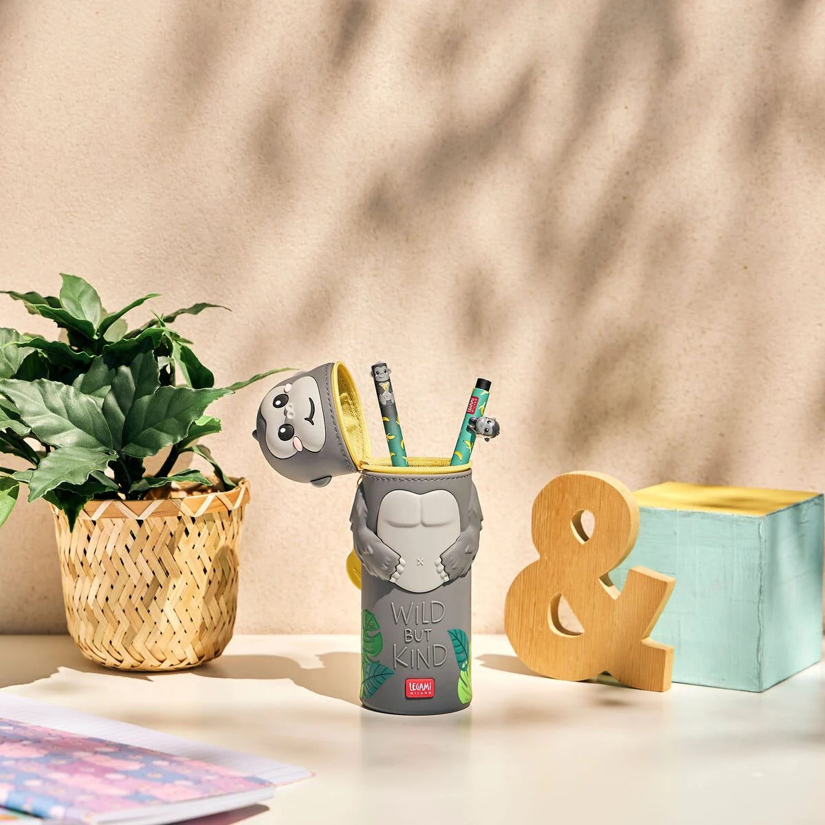 Legami - Trousse 2 en 1 en Silicone Gorilla « Wild but Kind »