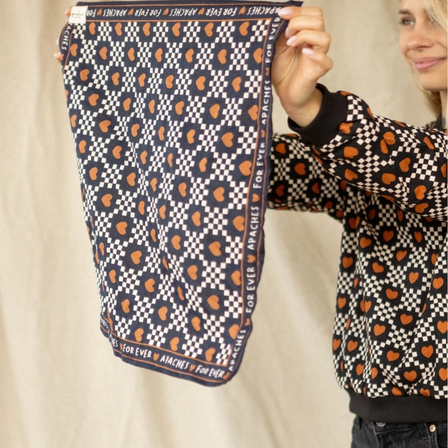 Grand Foulard Manika Amor Météorite – Apaches
