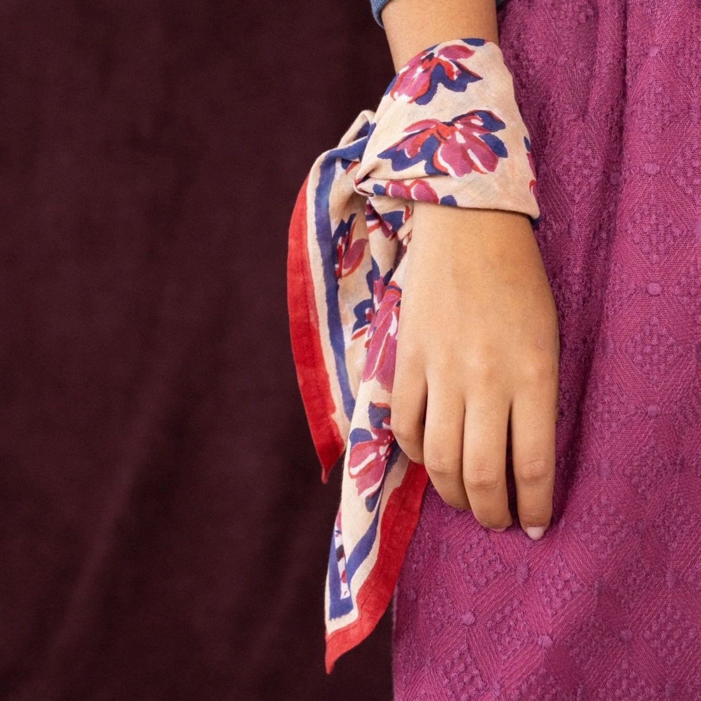 Petit Foulard Manika - Violeta Macadamia - Apaches