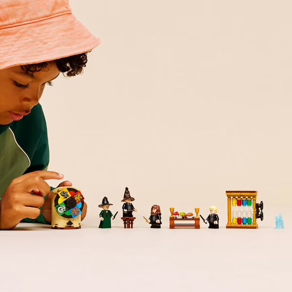 LEGO - Harry Potter - Le château de Poudlard : la cérémonie du Choixpeau magique