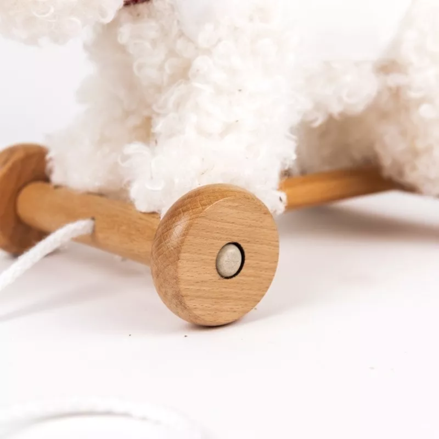 Lola le chien à tirer - Egmont Toys
